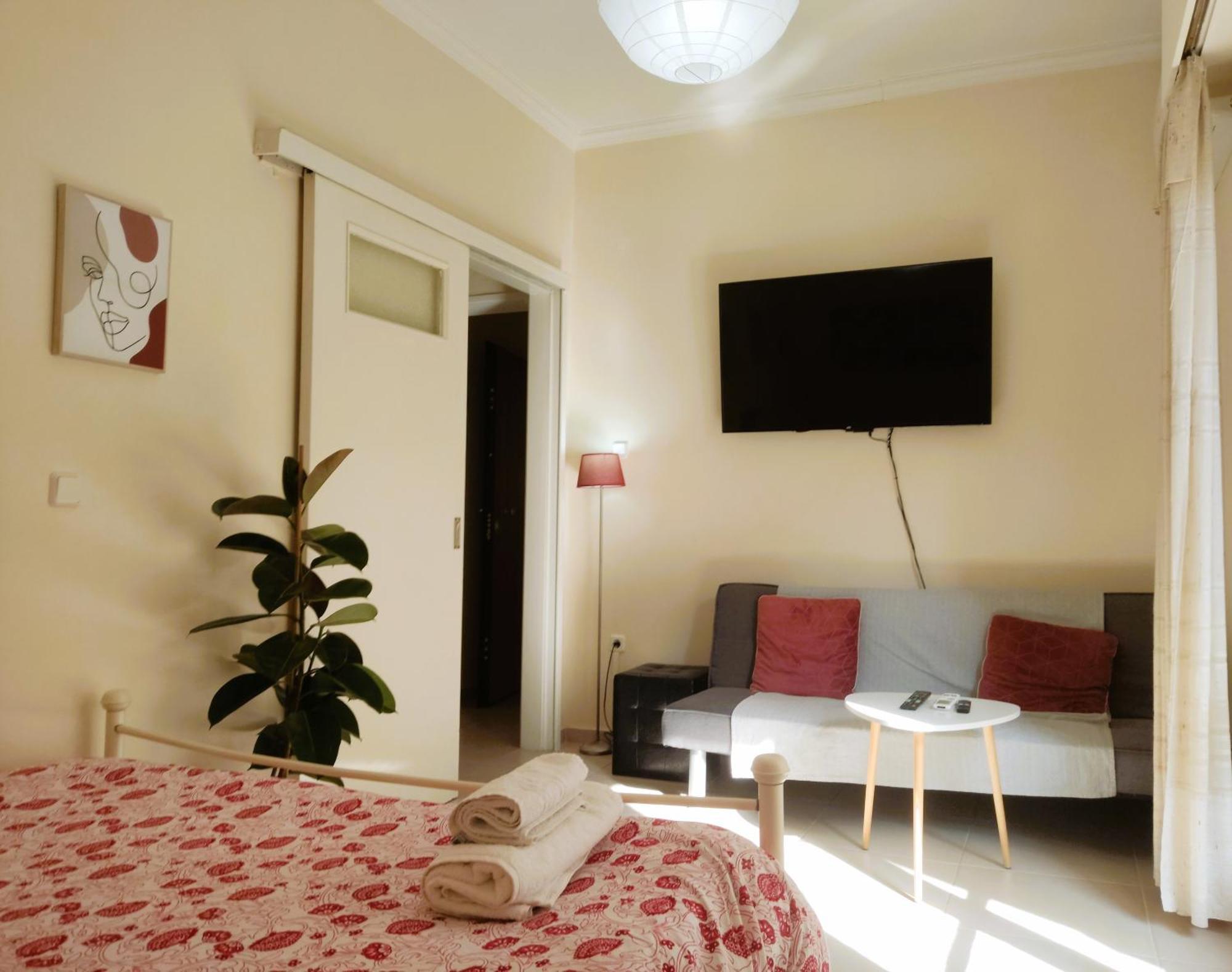 Next To Metro! Bright Apartment With Fully Equipped Kitchen アテネ エクステリア 写真