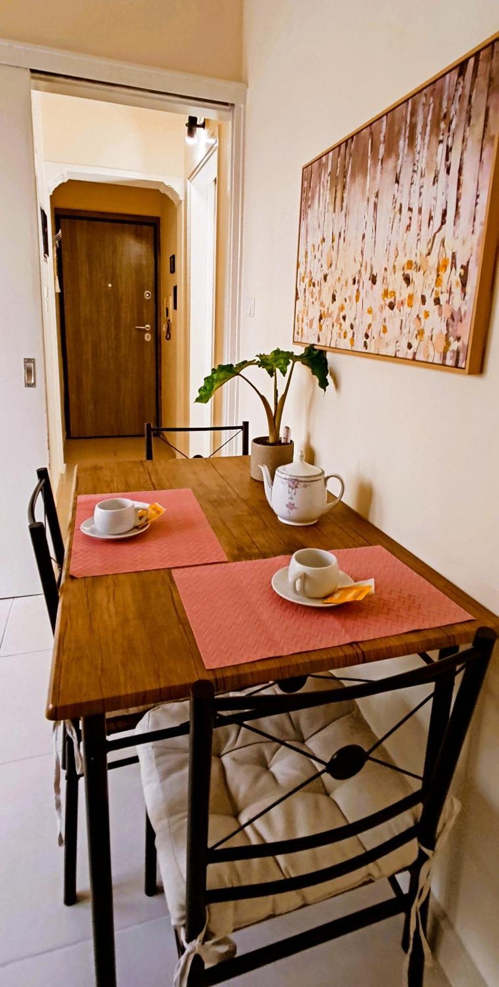 Next To Metro! Bright Apartment With Fully Equipped Kitchen アテネ エクステリア 写真