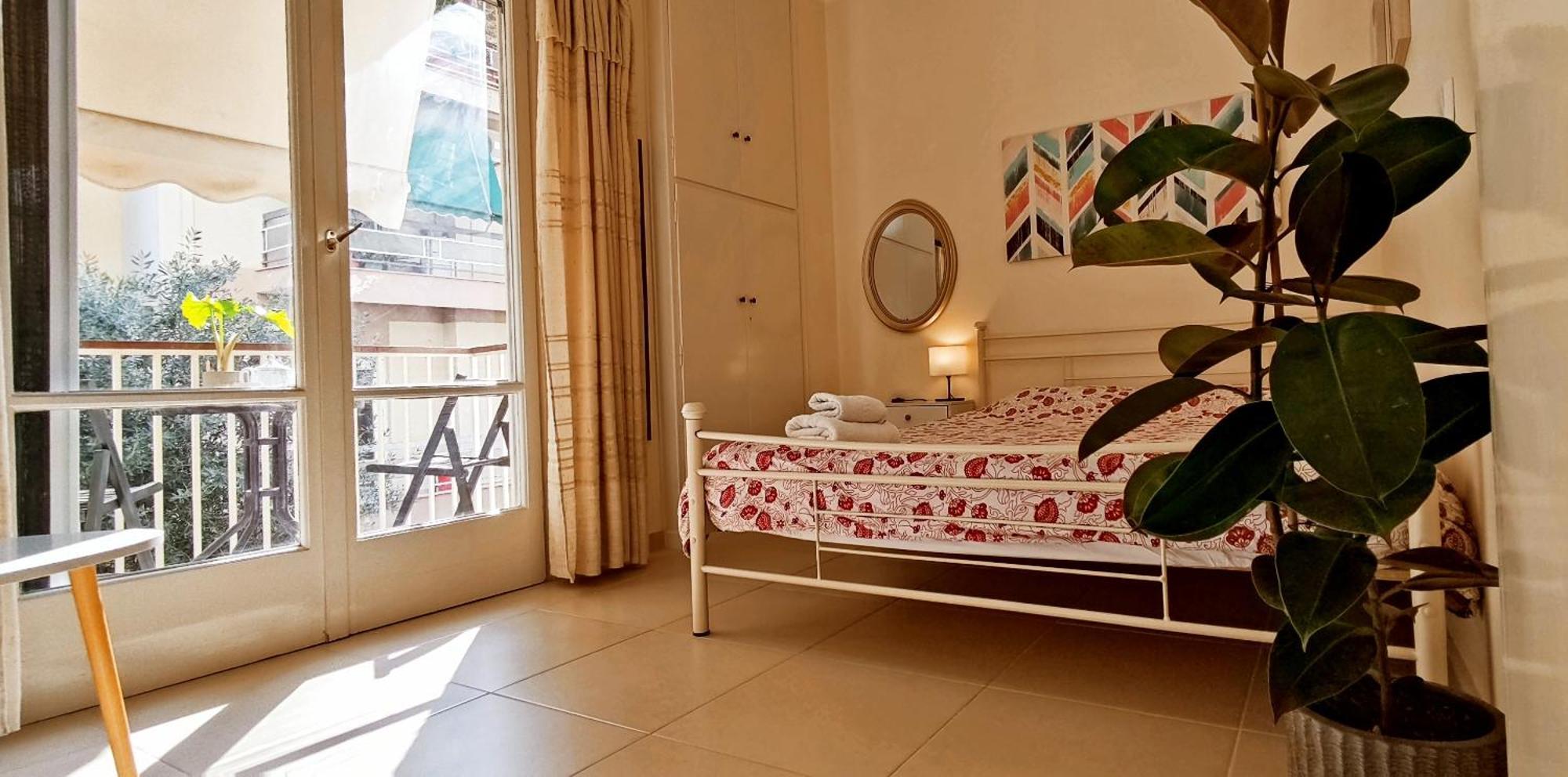 Next To Metro! Bright Apartment With Fully Equipped Kitchen アテネ エクステリア 写真