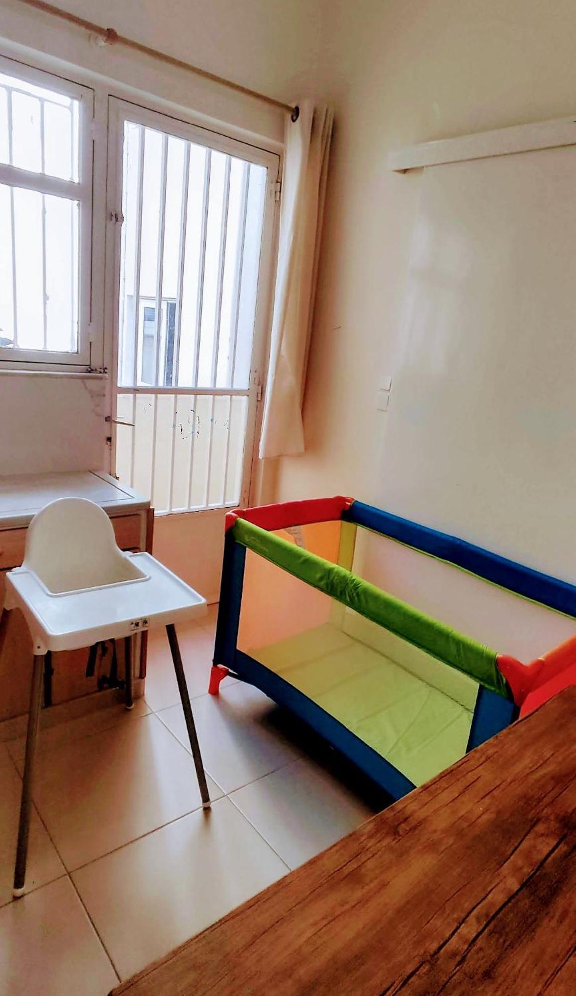 Next To Metro! Bright Apartment With Fully Equipped Kitchen アテネ エクステリア 写真